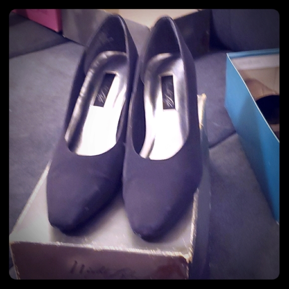 Shoes - Picture 1 of 2